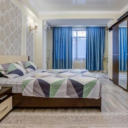 2-Ком Квартира Lejlighed Bisjkek Eksteriør billede